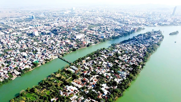 Dự án cầu mới nhằm thay thế cầu Phú Lưu (trong ảnh), đã cũ và đang xuống cấp, không bảo đảm tải trọng.