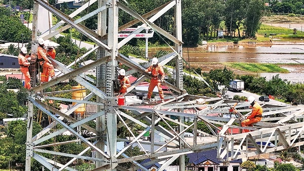 Dự án đường dây 500 kV mạch 3 từ Quảng Trạch đến Phố Nối. Ảnh: TRẦN HẢI