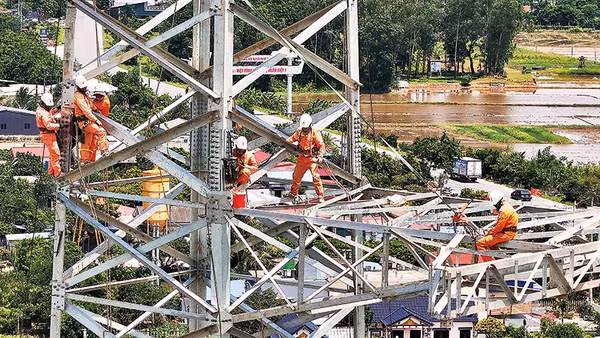 Dự án đường dây 500 kV mạch 3 từ Quảng Trạch đến Phố Nối. Ảnh: TRẦN HẢI