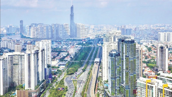 Thành phố Hồ Chí Minh ngày càng văn minh, hiện đại. (Ảnh HOÀNG TRIỀU)