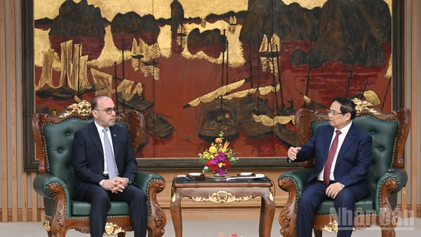 Thủ tướng Phạm Minh Chính tiếp ông Khalid Ali Abdullah Abel, Đại sứ đặc mệnh toàn quyền Nhà nước Qatar tại Việt Nam.