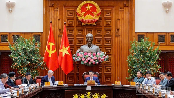 Thủ tướng Chính phủ Phạm Minh Chính phát biểu tại cuộc họp của Thường trực Chính phủ.