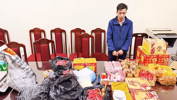 Số lượng lớn pháo nổ bị Công an Hà Nội thu giữ.