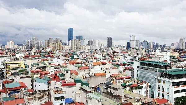 Một góc nội đô Hà Nội. Ảnh: NAM HẢI