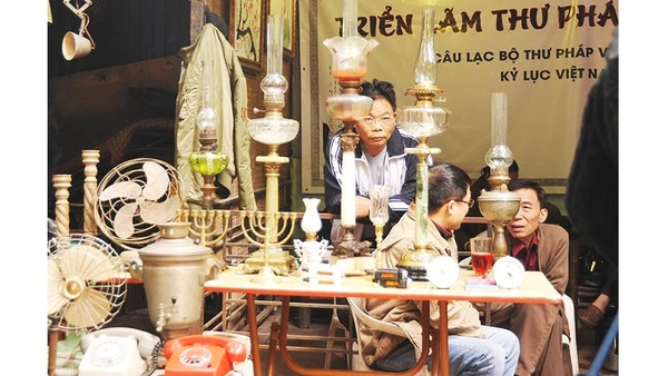 Hoài niệm. Ảnh: HẢI ANH