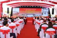 Quang cảnh lễ khởi công.