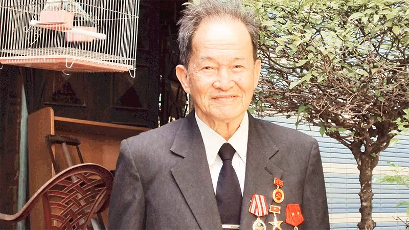 Ðại tá, Cụm trưởng Cụm tình báo H63 Nguyễn Văn Tàu (Tư Cang) ở nhà riêng tại Thành phố Hồ Chí Minh. (Ảnh tư liệu)