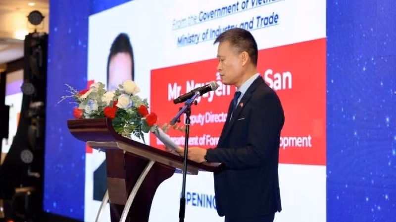 h2-hoi-nghi-anh-viet.jpg