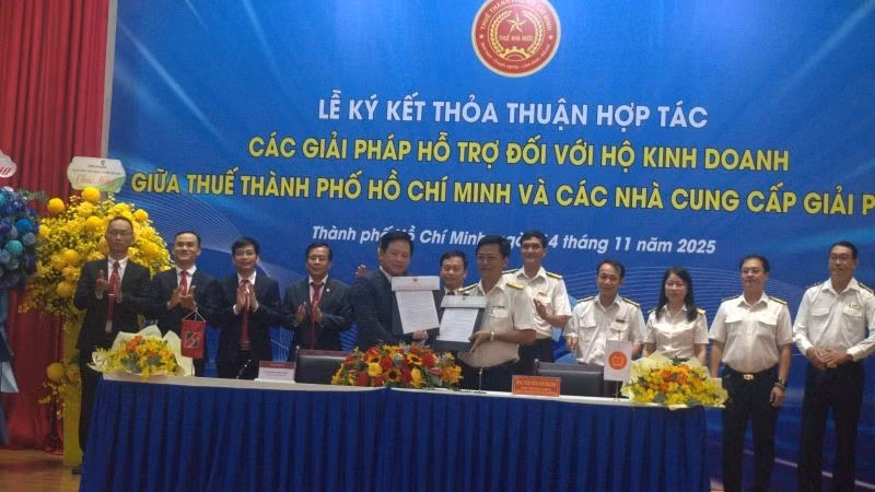 Thuế Thành phố Hồ Chí Minh ký kết hợp tác với Ngân hàng Agribank.
