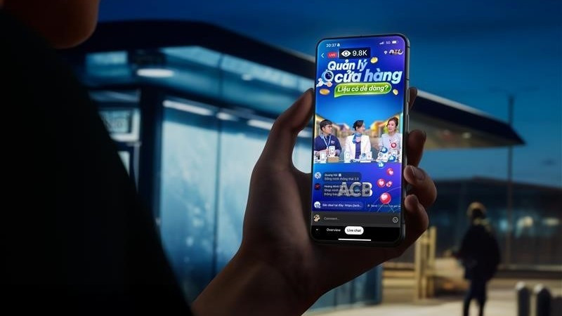 Nhóm khách hàng trẻ quan tâm các gói vay ưu đãi của ACB. h2-acb-loi-nhuan.jpg