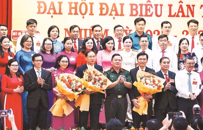 Ban Chấp hành Đảng bộ phường Vũng Tàu nhiệm kỳ 2025-2030 ra mắt tại Đại hội đại biểu lần thứ I.