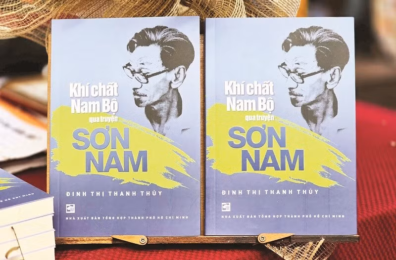 Bìa cuốn sách “Khí chất Nam Bộ qua truyện Sơn Nam”. (Ảnh MẠNH HẢO)