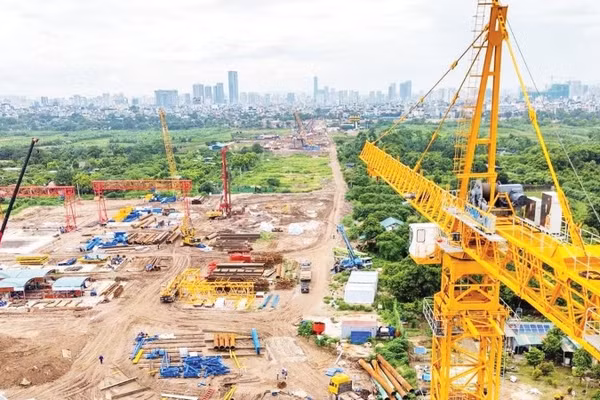 Công trường thi công dự án cầu Tứ Liên (Ảnh THỦY NGUYÊN)