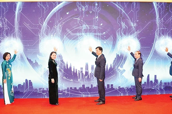 “Mặt trận số” trên ứng dụng iHanoi đã chính thức ra mắt tại Đại hội Mặt trận Tổ quốc Việt Nam thành phố Hà Nội lần thứ 18, nhiệm kỳ 2025-2030.