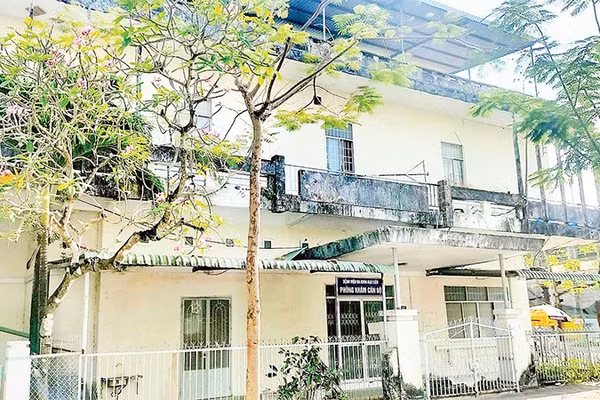 Nhiều trụ sở dôi dư sau sáp nhập tại Cà Mau có vị trí đắc địa trên những trục đường lớn.