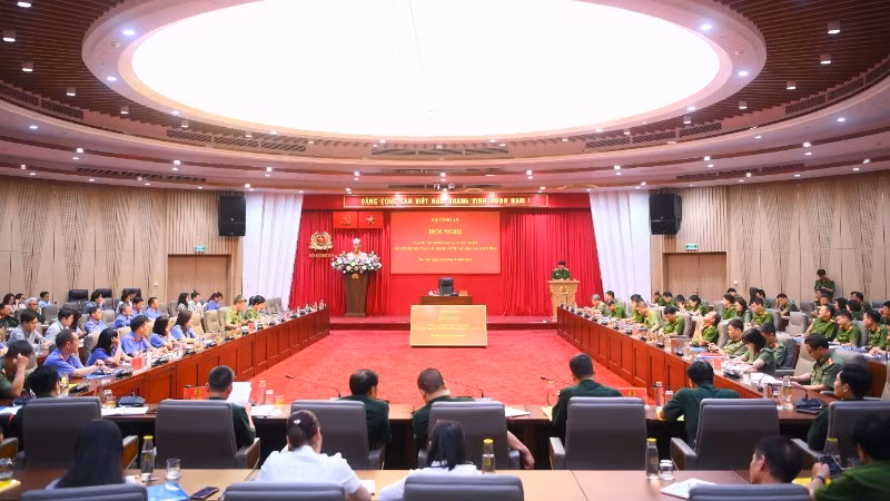 Toàn cảnh hội nghị.