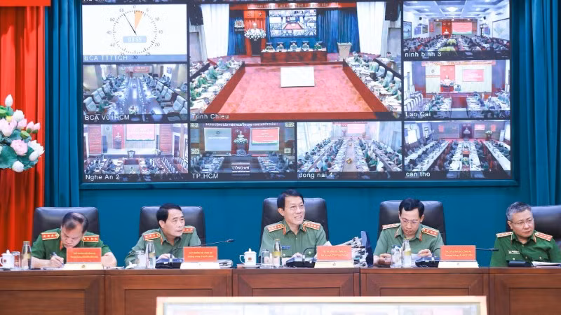 Đại tướng Lương Tam Quang chủ trì hội nghị.