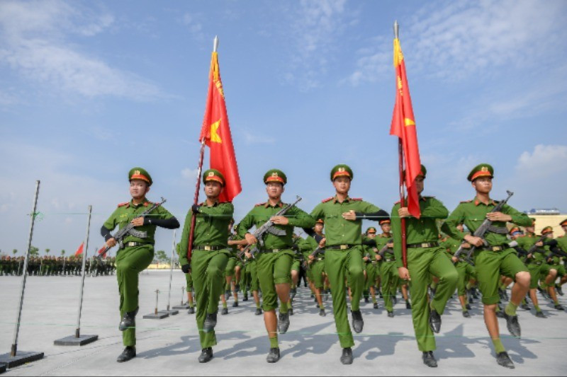 Mỗi bước chân, từng động tác không chỉ là biểu hiện của kỷ luật quân ngũ, mà còn là danh dự, là hình ảnh của lực lượng Công an nhân dân. 8-213.jpg