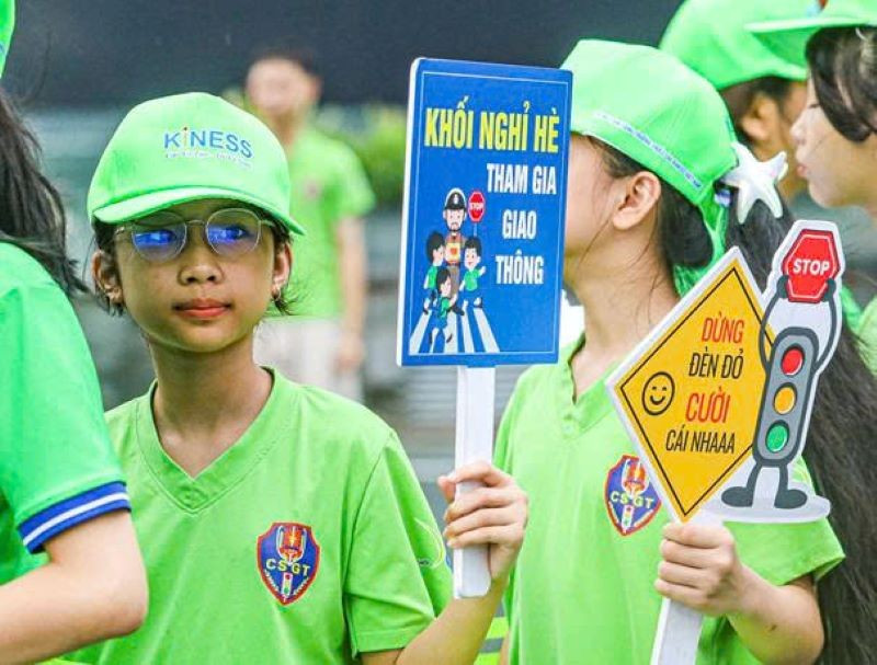 Học sinh hào hứng tham gia trải nghiệm. gen-n-z6727386433828-718e7f5cb5f27519d8366576d21309bf.jpg
