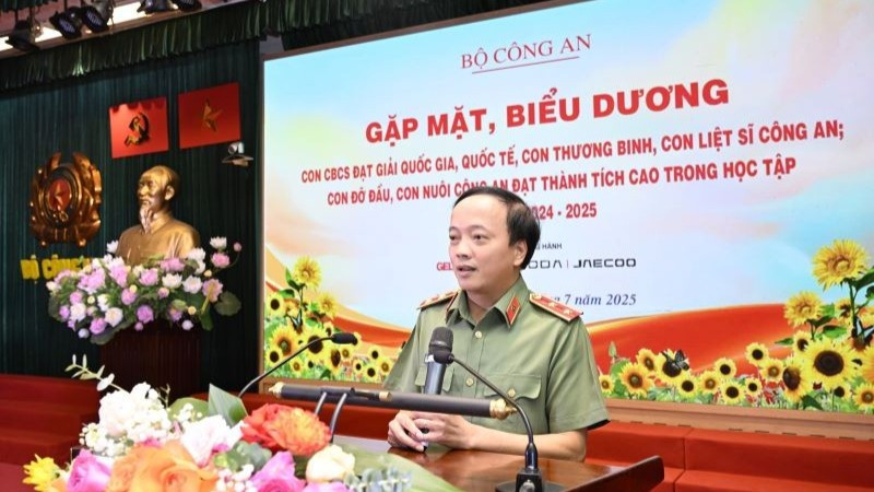 Trung tướng Đặng Hồng Đức phát biểu tại chương trình. duc-phat-bieu-7556.jpg
