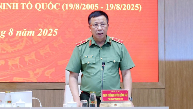Thiếu tướng Nguyễn Công Bẩy thông tin về các hoạt động kỷ niệm. z6882254840607-ca86a8ebb9714c1bd59392f6f93849e0-4549.jpg