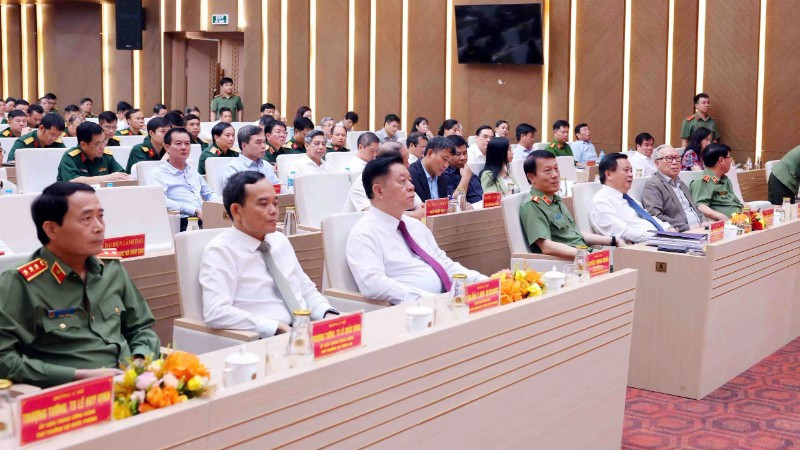 Các đại biểu tham dự hội thảo. z6767671571822-d2b71c5deb3e8cc577c9299b34e43576-6548.jpg
