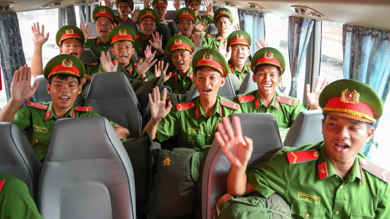 doan-doan-a80-cong-an-8998-8291.jpg