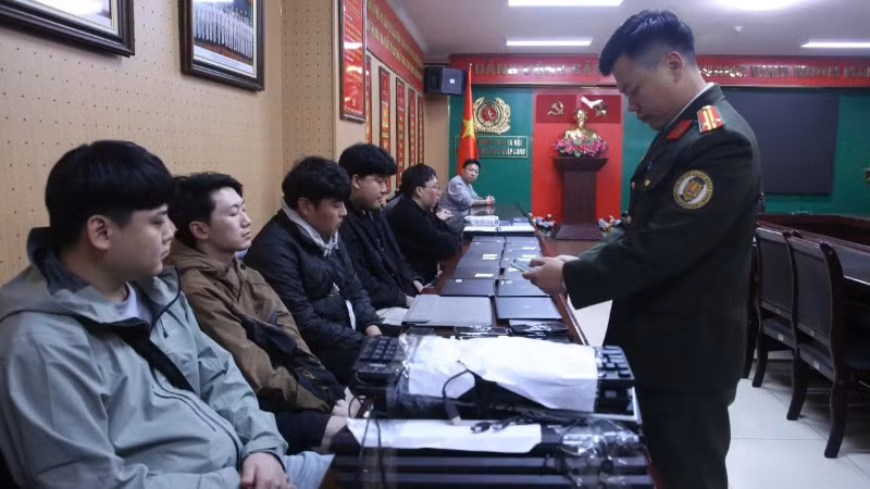 Nhóm đối tượng lừa đảo tại cơ quan công an.