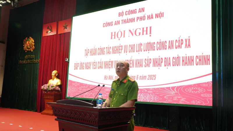 Phó Giám đốc Công an thành phố, Đại tá Nguyễn Đức Long chỉ đạo, quán triệt nội dung phụ trách. z6748261343011-f69e1b1e3294b5ace2474acc5cbf7ea1-498.jpg