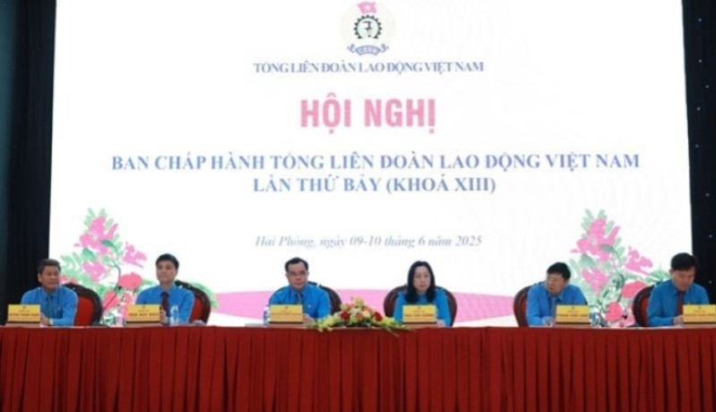 Đoàn Chủ tịch điều hành Hội nghị.