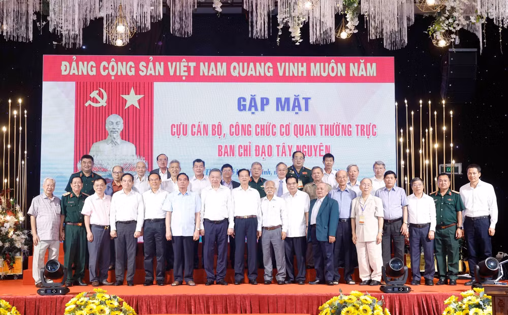 Tổng Bí thư, Chủ tịch nước Tô Lâm và các đại biểu. (Ảnh: THỐNG NHẤT/TTXVN)