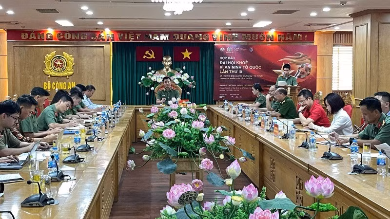 Toàn cảnh họp báo tại Hà Nội.