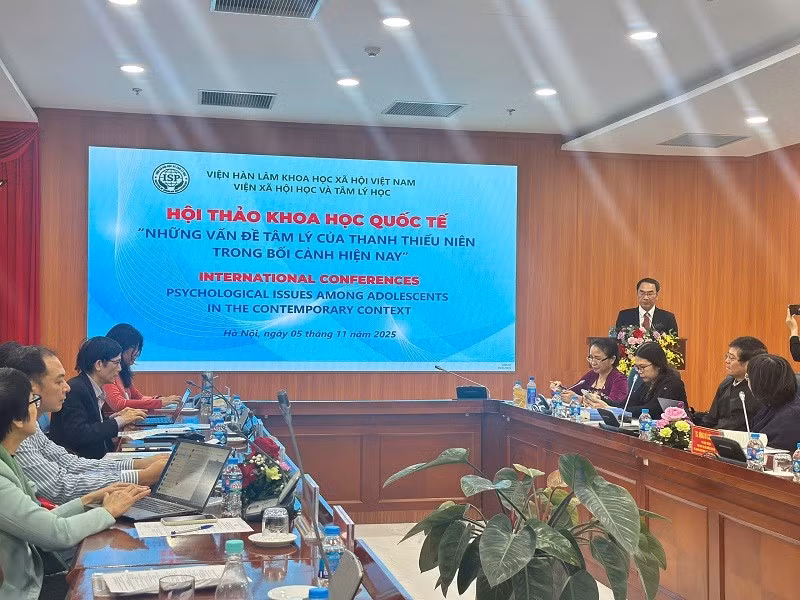 Các đại biểu tham dự Hội thảo “Những vấn đề tâm lý của thanh thiếu niên trong bối cảnh hiện nay”.