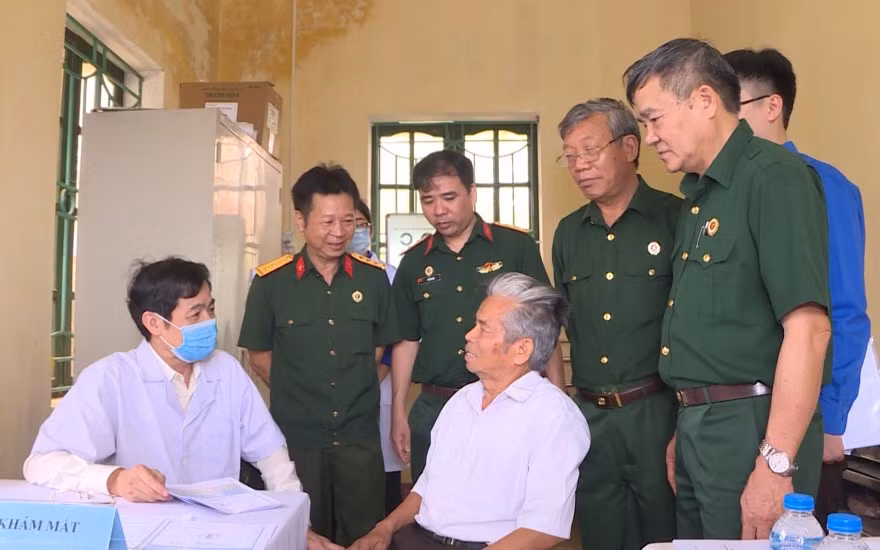 Nghị định số 343/2025/NĐ-CP ngày 28/12/2025 của Chính phủ có nhiều quy định mới về chế độ an điều dưỡng, chăm sóc khi mắc bệnh hiểm nghèo đối với sĩ quan Quân đội nghỉ hưu. (Ảnh: HÀ MY)