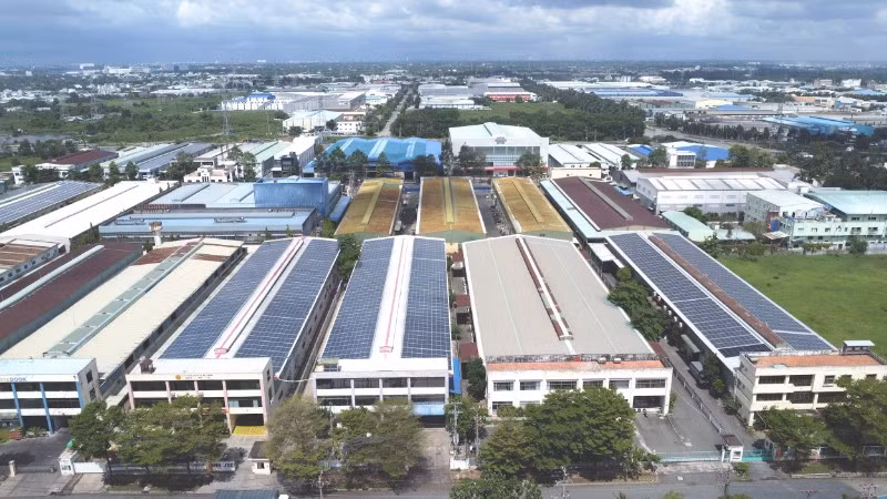 Nhiều doanh nghiệp tại Khu công nghiệp Tân Tạo, Thành phố Hồ Chí Minh sử dụng điện mặt trời áp mái. (Ảnh: CTV)