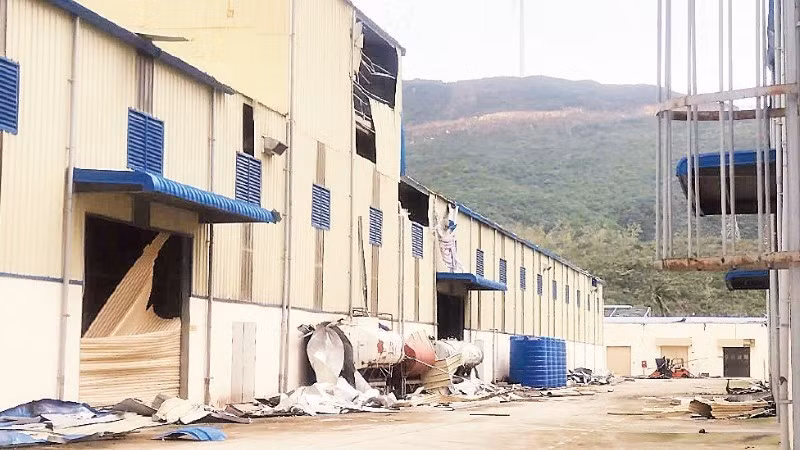 Những thiệt hại về cơ sở vật chất tại Công ty trách nhiệm hữu hạn Sản xuất thức ăn chăn nuôi FAGO vẫn chưa thể khắc phục hoàn toàn.