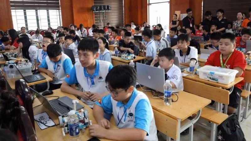 Cuộc thi “Robocon tỉnh Nghệ An” lần thứ I năm 2026 thu hút gần 60 học sinh là thanh, thiếu niên trên địa bàn tỉnh. 