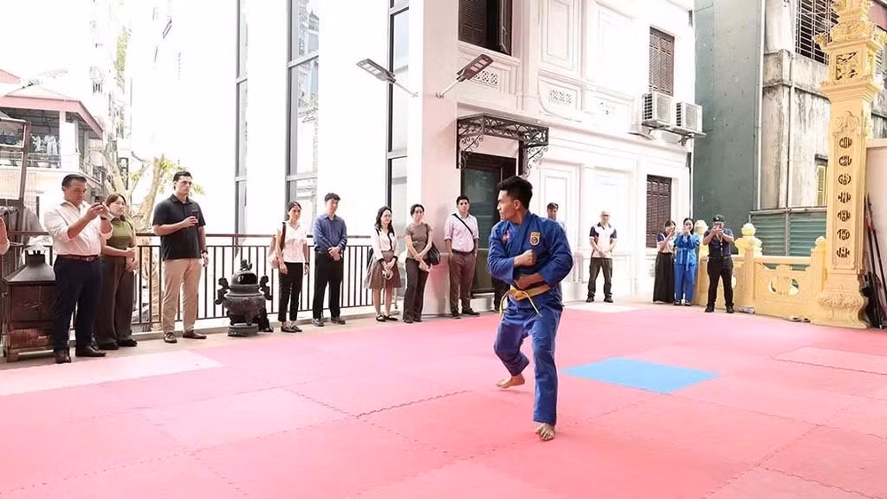 z6931671142395-aa40a0dd84527a98967c4d3e2658f6b5.jpg