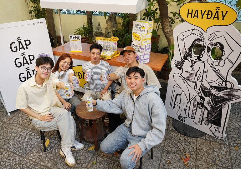 Các sản phẩm mới của Vinamilk tạo ra xu hướng mới, thu hút người tiêu dùng trải nghiệm. (Ảnh: Vi Nam) kqkd-q3-04a.jpg