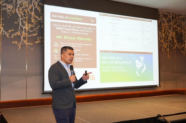 Ông Vũ Thanh Tùng, Giám đốc AI Cloud của GreenNode chia sẻ tại hội thảo. picture3.jpg