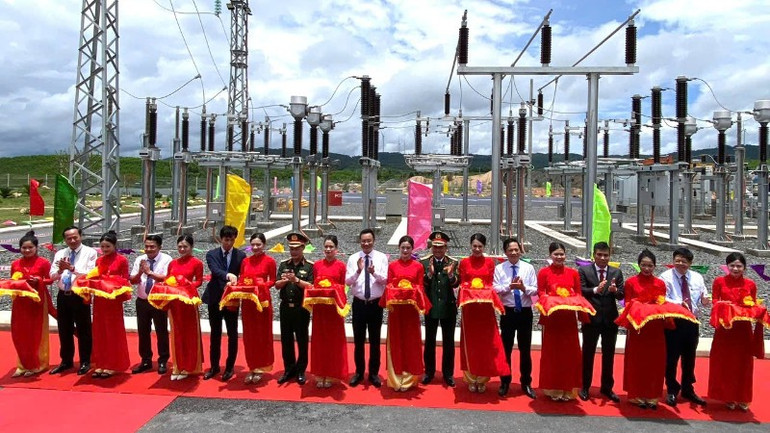 Nghi thức khánh thành Nhà máy điện gió Hải Anh. z6922400398299-c83558369300be7cceb3e58457a0d19d-946.jpg
