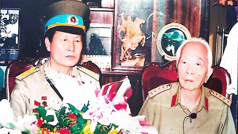 Người sĩ quan ra-đa dùng tính mạng bảo đảm B-52 đánh Hà Nội, nay là Đại đức Thích Chánh Tuệ
