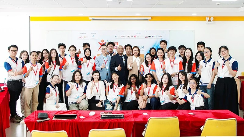 Sinh Viên TP.HCM Tranh Tài Tại Bán Kết Giải Thưởng Lương Văn Can