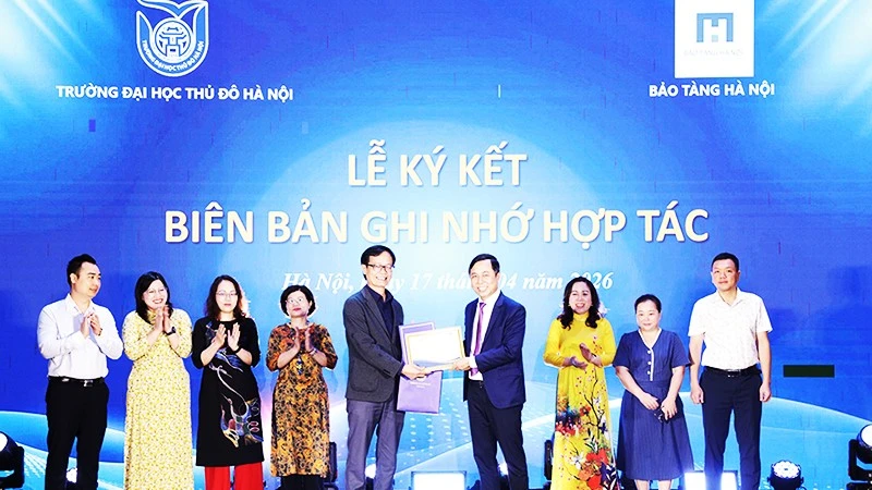 Trường Đại Học Xây Dựng Bộ Nhận Diện Thương Hiệu Và Tổ Chức Ngày Hội Việc Làm 2026