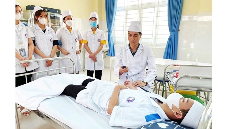 Tuyển sinh ngành y dược năm 2026: Mở rộng phương thức nhưng siết chặt chất lượng