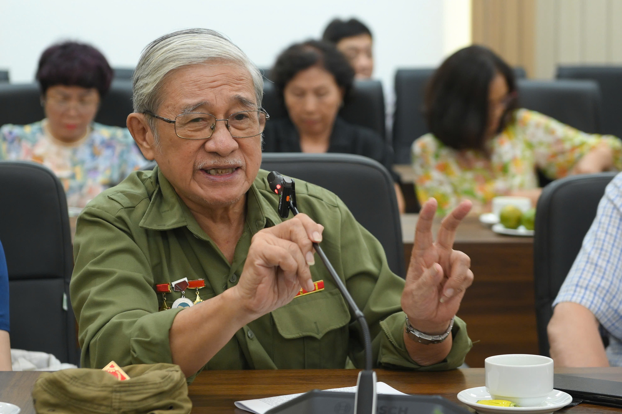 Nhà giáo Ưu tú Vũ Thế Khôi, con trai ông Vũ Đình Hòe, Cố Bộ trưởng Bộ Quốc gia Giáo dục đầu tiên của nước Việt Nam Dân chủ Cộng hoà. (Ảnh THẾ ĐẠI) 457071fa93ed1bb342fc.jpg