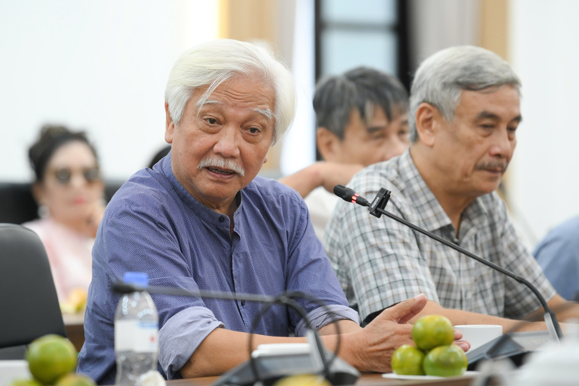 Nhà sử học Dương Trung Quốc phát biểu tại tọa đàm. (Ảnh: THẾ ĐẠI) trung-quoc.jpg