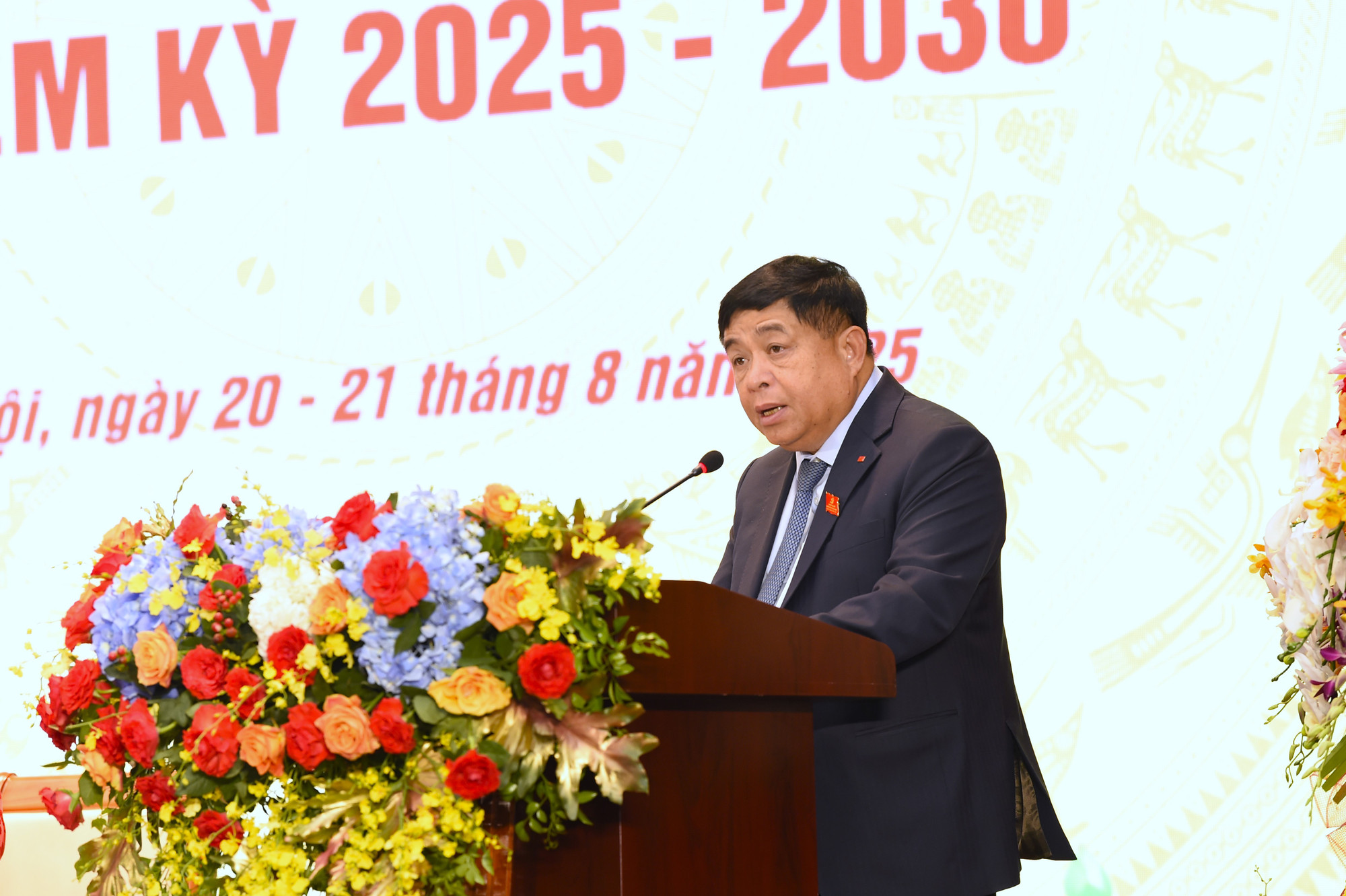Phó Thủ tướng Chính phủ Nguyễn Chí Dũng phát biểu chỉ đạo tại đại hội. hmt8788.jpg