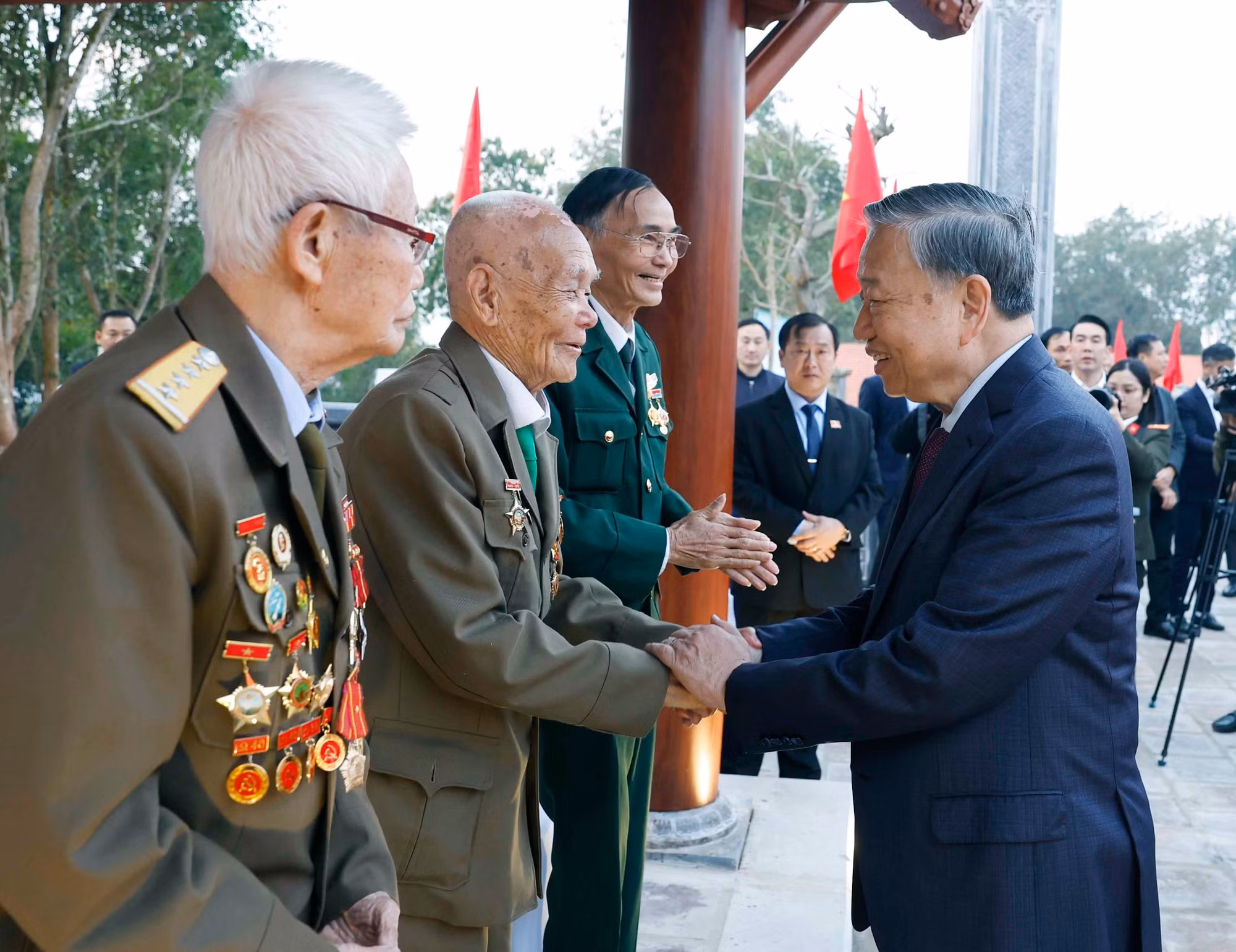 vna-potal-tong-bi-thu-to-lam-du-le-khanh-thanh-nha-tuong-niem-chu-tich-ho-chi-minh-tai-di-tich-doi-e2-8564274.jpg