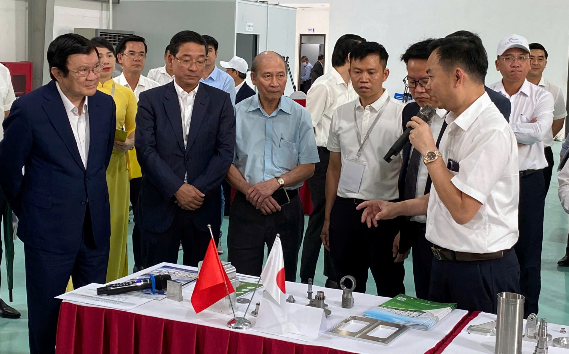 Giới thiệu các sản phẩm linh kiện do Công ty Onaga sản xuất. 410737fbf5c6789821d7.jpg